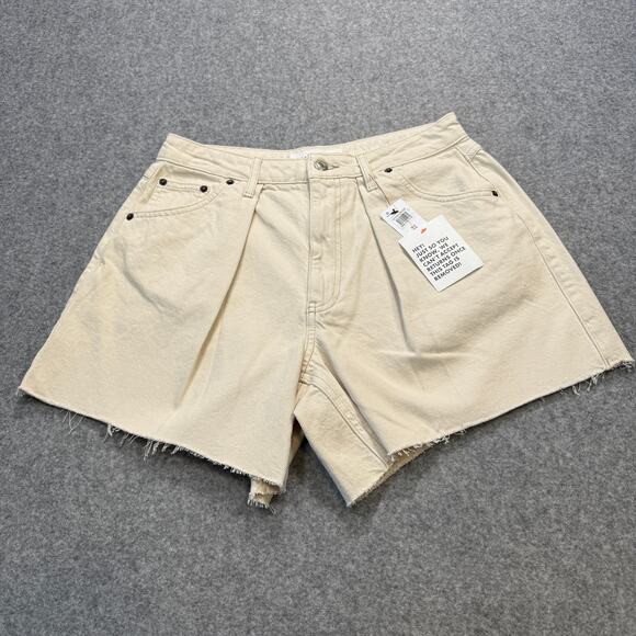 Women's Top Shop Cream Pleated Denim Cut-Off Shorts Size 8‎ NEW - Picture 1 of 6